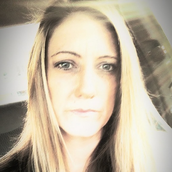 Meet your Posher, Cynthia - Picture 1 of 1